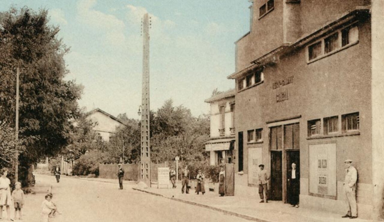 Le cinéma Jacques Tati, alors Dominique vers 1935.